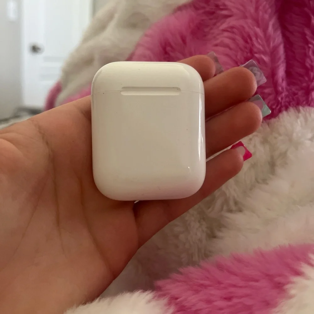 Apple AirPods with Charging Case